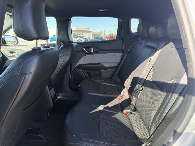 Used 2024 Jeep Compass Latitude AWD/4WD image 11