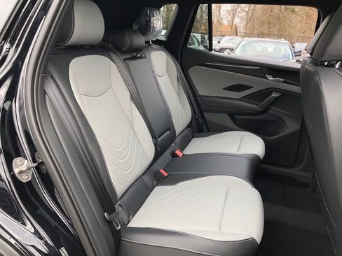 New 2026 Volkswagen Tiguan SE R-Line AWD/4WD image 36
