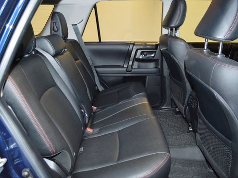 Used 2021 Toyota 4Runner TRD Off-Road Premium AWD/4WD image 12