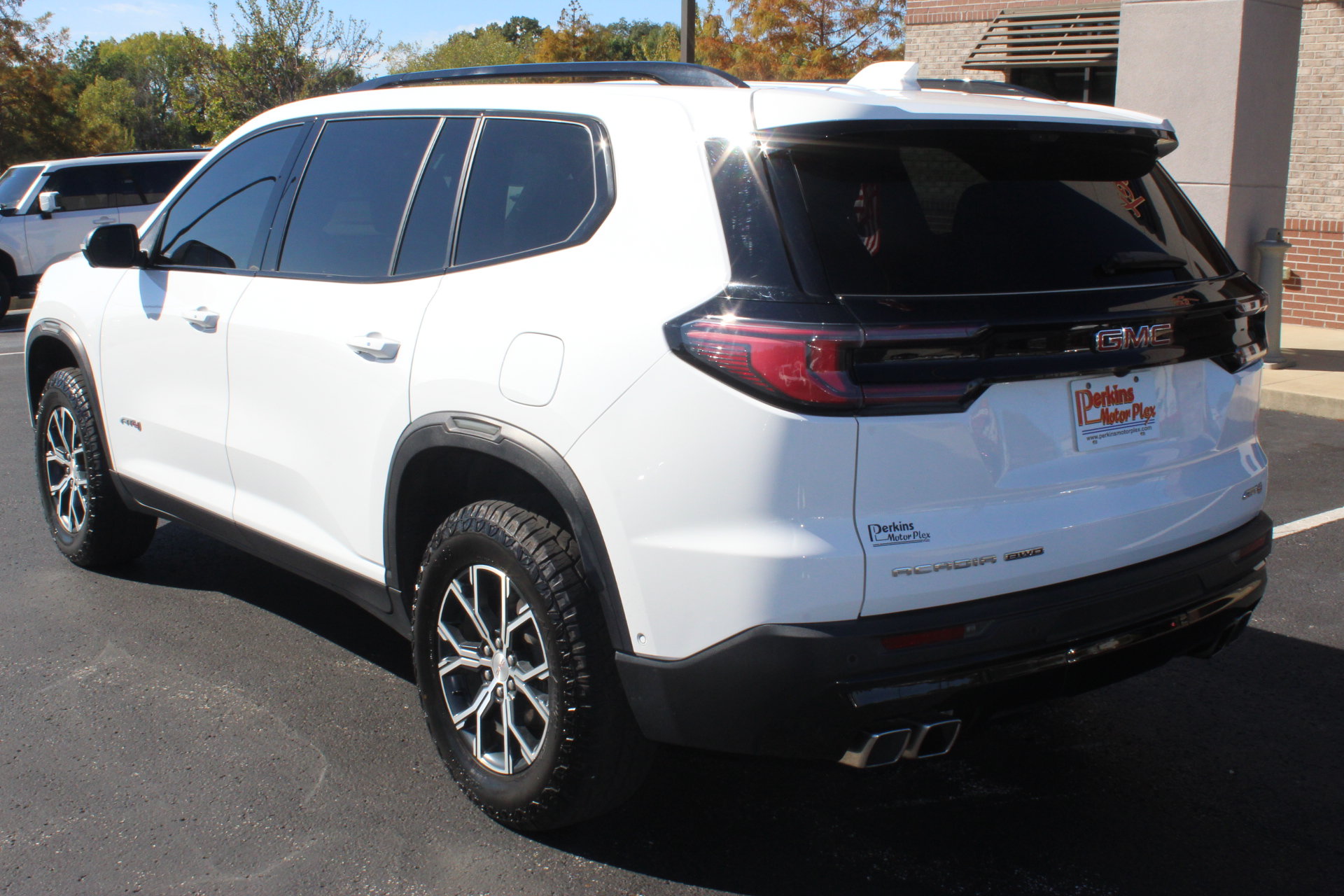 Used 2024 GMC Acadia AT4 w/ Super Cruise Package AWD/4WD image 8