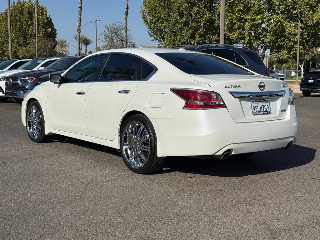 Used 2014 Nissan Altima 2.5 SV FWD image 5