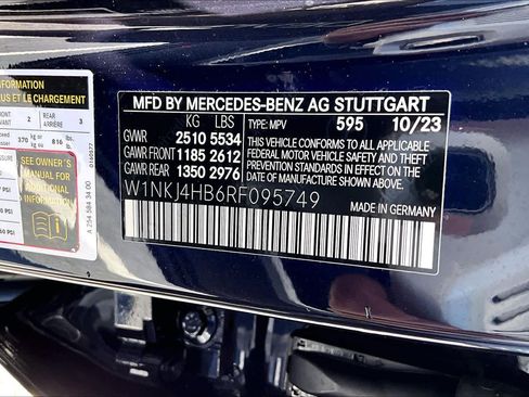 Used 2024 Mercedes-Benz GLC 300 4MATIC image 33