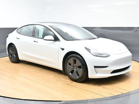 Used 2021 Tesla Model 3 Standard Range Plus RWD image 2