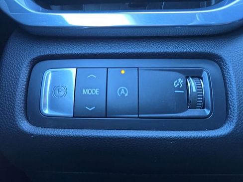 Used 2025 GMC Acadia Elevation image 10