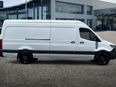 New 2026 Mercedes-Benz Sprinter 2500 image 3