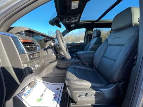 New 2026 GMC Yukon Denali w/ Sun & Power Step Package image 19