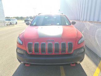Used 2017 Jeep Cherokee Trailhawk w/ Comfort & Convenience Group AWD/4WD video 2