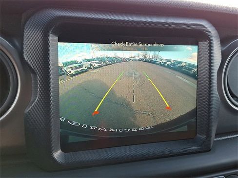 Used 2021 Jeep Wrangler Unlimited Sport image 17
