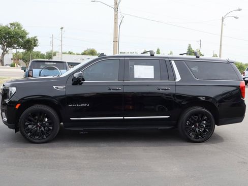 Certified 2021 GMC Yukon XL SLT w/ SLT Luxury Package AWD/4WD image 6