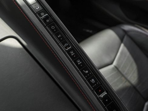 Used 2021 Chevrolet Corvette Stingray Premium Conv w/ Z51 Performance Package RWD image 21