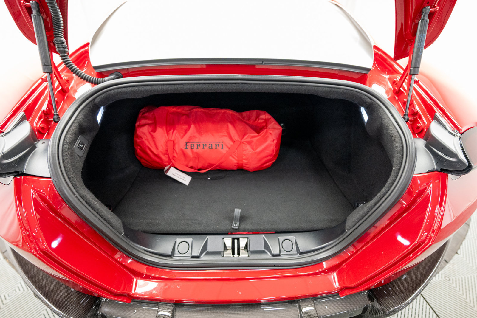 Used 2022 Ferrari Roma RWD image 47