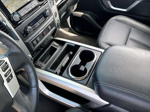 Used 2021 Nissan Titan SV w/ SV Convenience Package AWD/4WD image 15