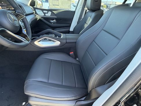New 2026 Mercedes-Benz GLS 450 4MATIC image 18