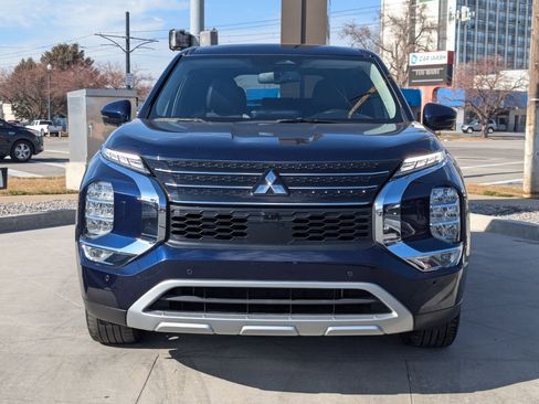 Used 2023 Mitsubishi Outlander SE image 11