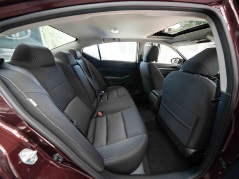 Used 2023 Nissan Altima 2.5 SV w/ SV Premium Package image 24