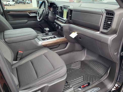 New 2026 Chevrolet Silverado 1500 LT Trail Boss w/ LPO, Dark Essentials Package AWD/4WD image 9