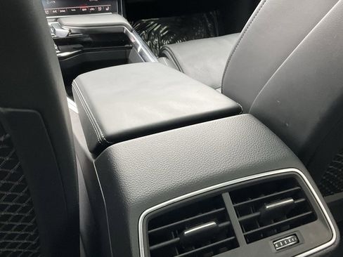 Used 2019 Audi e-tron Prestige w/ Prestige Package image 45