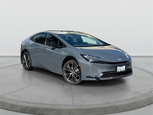 Used 2025 Toyota Prius Limited image 1