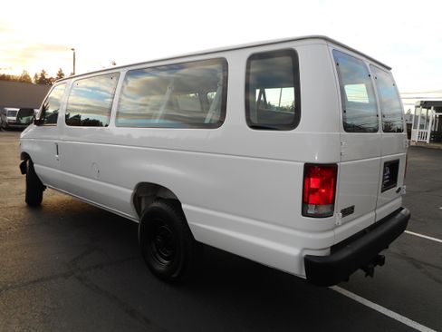 Used 1999 Ford E-350 and Econoline 350 Club Wagon image 7