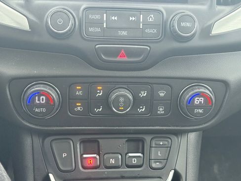 Used 2018 GMC Terrain SLT w/ Preferred Package FWD image 11