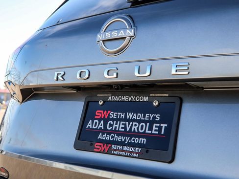 Used 2023 Nissan Rogue SL image 10