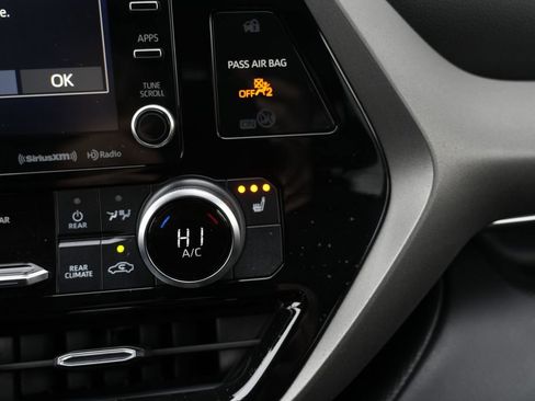 Used 2021 Toyota Highlander XLE image 61