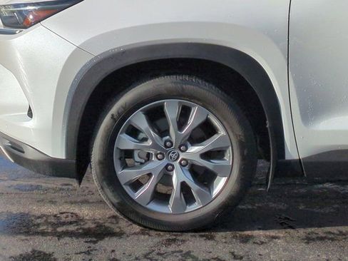 Used 2024 Toyota Grand Highlander Limited FWD image 7