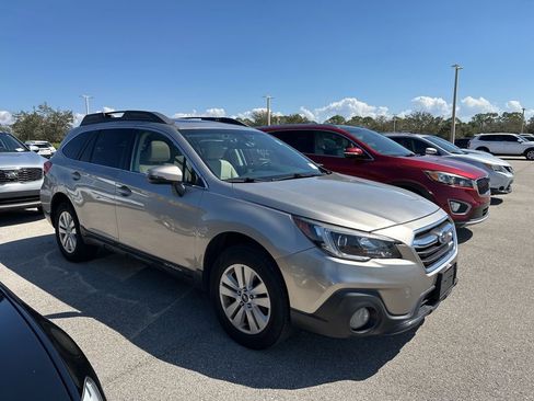 Used 2019 Subaru Outback 2.5i Premium image 2