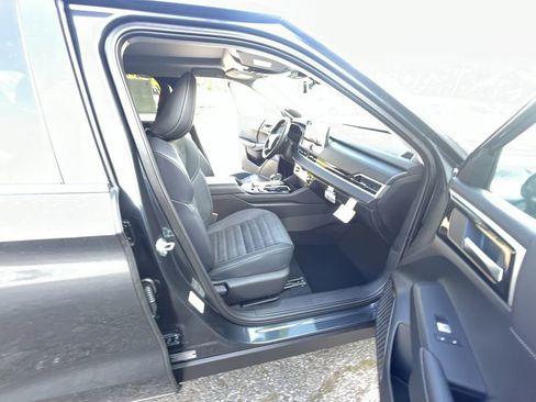 Used 2025 Mitsubishi Outlander SE FWD image 25