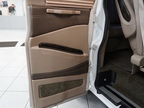 Used 2016 GMC Savana 2500 RWD image 27