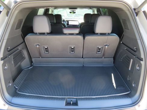 New 2026 Chevrolet Traverse Z71 w/ Driver Confidence Package AWD/4WD image 19