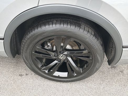 Used 2023 Volkswagen Tiguan SE R-Line image 73