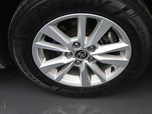 Used 2025 Toyota Camry LE FWD image 18