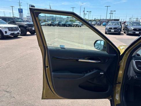 Used 2024 Kia Seltos SX w/ SX Sunroof Package AWD/4WD image 11