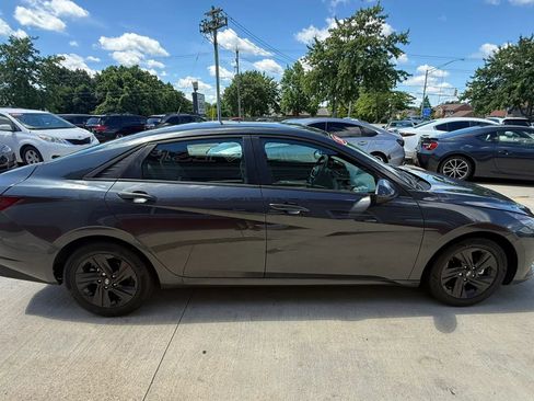 Used 2021 Hyundai Elantra SEL w/ Convenience Package FWD image 7