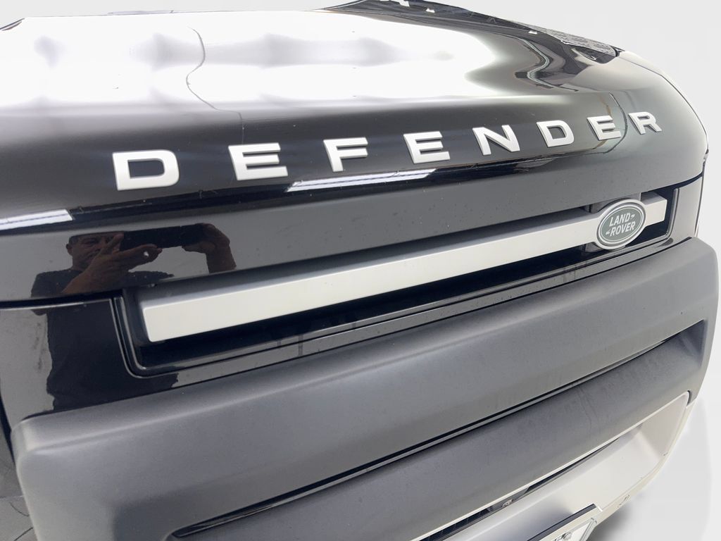 Used 2023 Land Rover Defender 110 SE AWD/4WD image 26