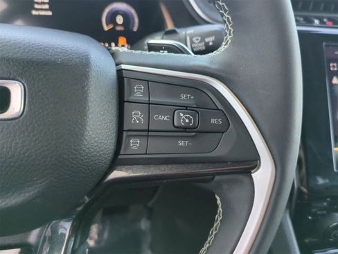 Certified 2023 Jeep Grand Cherokee L Laredo image 24