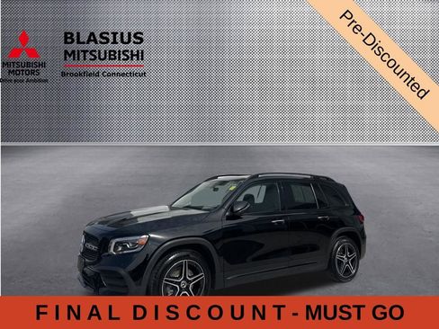 Used 2021 Mercedes-Benz GLB 250 4MATIC w/ AMG Line image 3