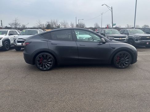 Used 2024 Tesla Model Y Performance image 8