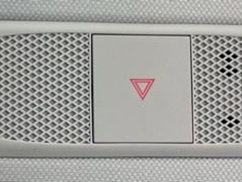 Used 2021 Tesla Model Y Performance image 24