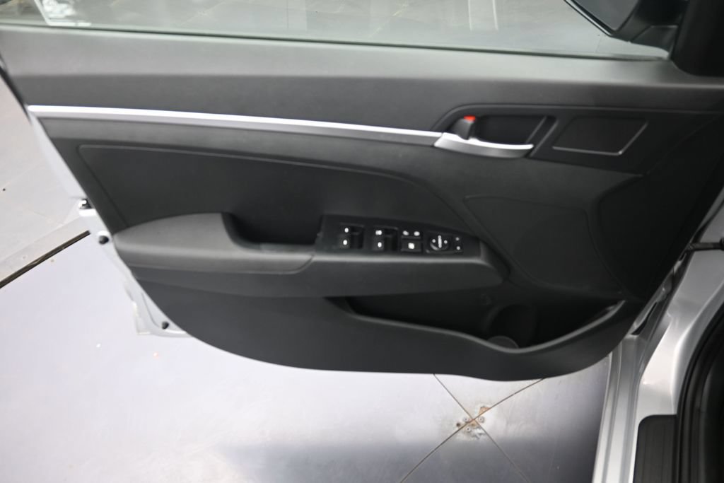 Used 2019 Hyundai Elantra SE w/ Cargo Package FWD image 22