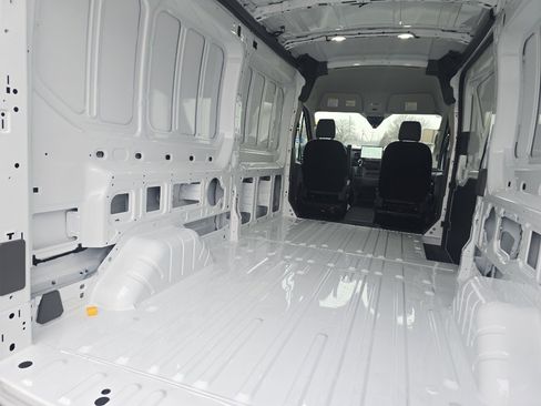 New 2026 Ford Transit 250 148 Medium Roof Extended AWD image 12
