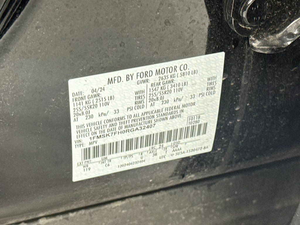 Used 2024 Ford Explorer Limited w/ Limited Technology Package RWD image 35