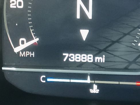 Used 2023 GMC Yukon Denali image 2