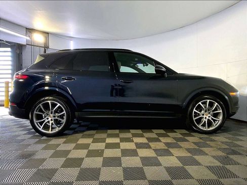Certified 2023 Porsche Cayenne Platinum Edition AWD/4WD image 8