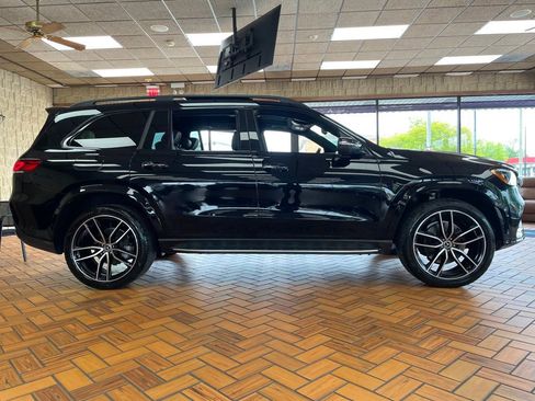 Used 2023 Mercedes-Benz GLS 580 4MATIC image 11