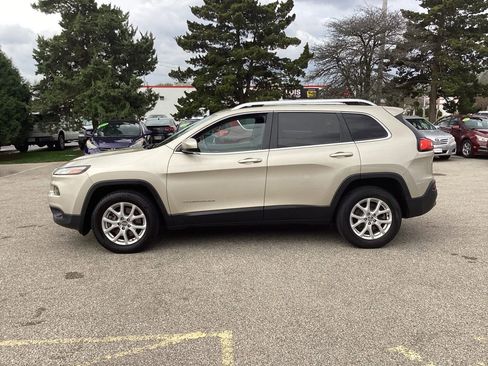 Used 2015 Jeep Cherokee Latitude AWD/4WD image 5
