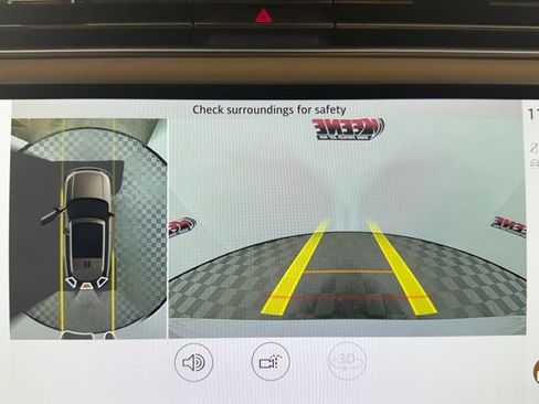 Used 2023 Land Rover Range Rover SE image 13