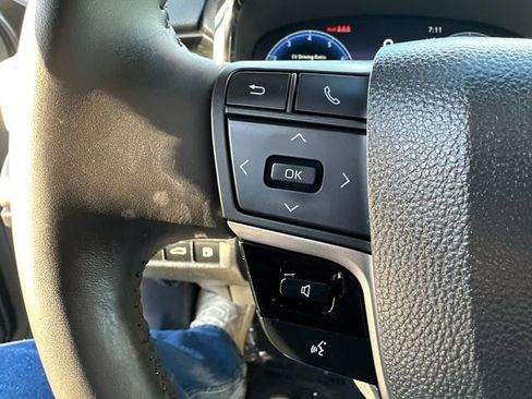Used 2025 Toyota Camry XSE FWD image 31