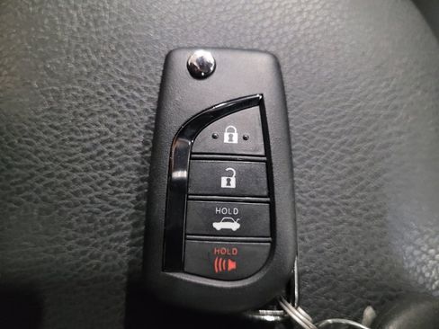 Used 2021 Toyota Camry LE FWD image 32
